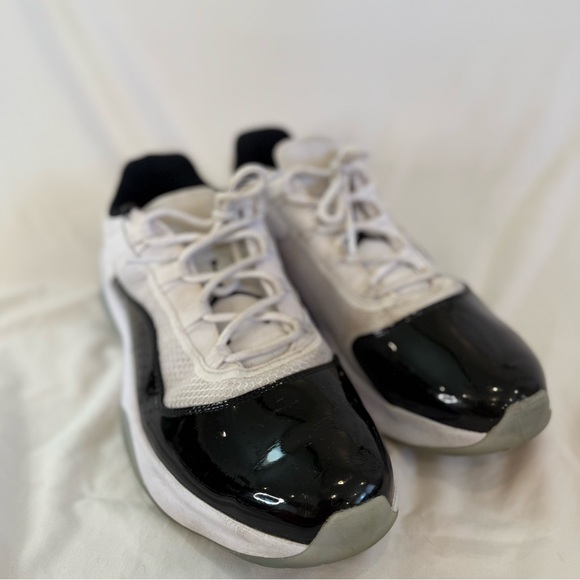 Size 14- Air Jordan 11 CMFT Low Concord - Picture 3 of 11